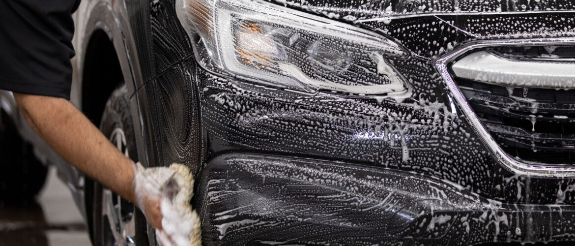 The Benefits of Using a Car Detailing Mitt in Calgary, Alberta